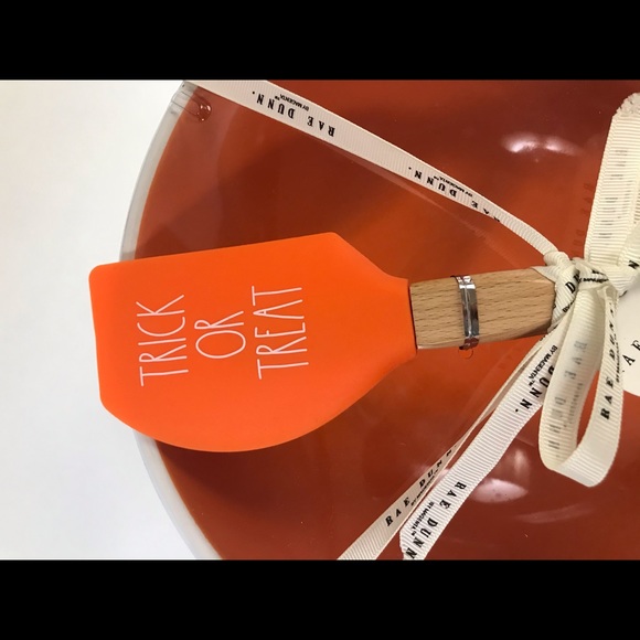 Rae Dunn Mixing Bowl and Spatula Set - Picture 4 of 5